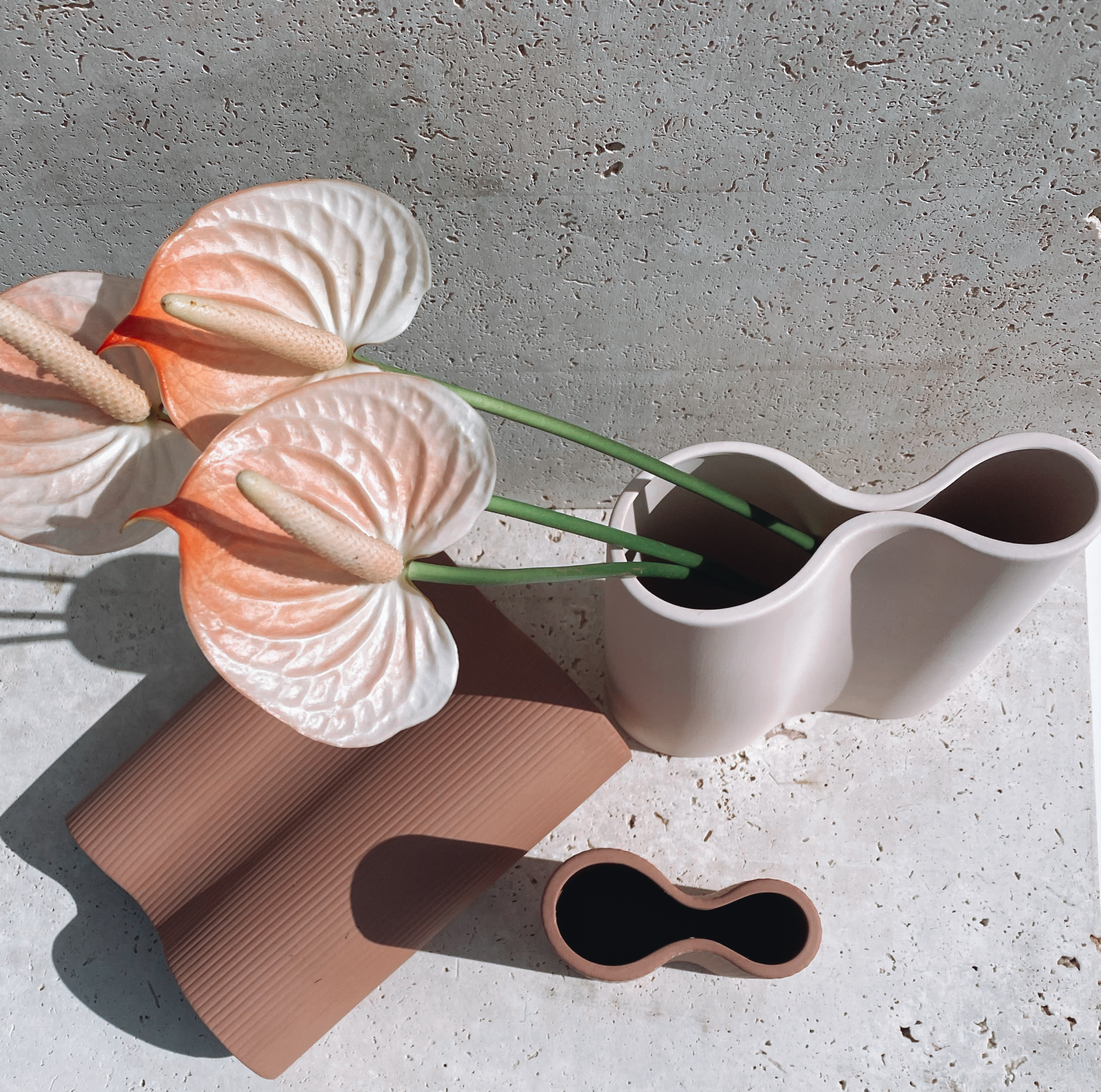 CERAMICS & VASES